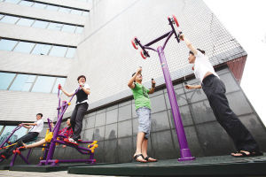 空中運(yùn)動(dòng)場(chǎng) 城市健身新地標(biāo)，多功能器材助力健康生活